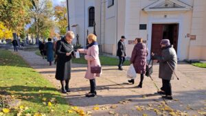 Władze Powiatu Pułtuskiego wzięły udział w XIX Kweście na renowację zabytkowych nagrobków