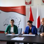Podpisanie umowy na wykonanie chodnika w Nowych Borsukach
